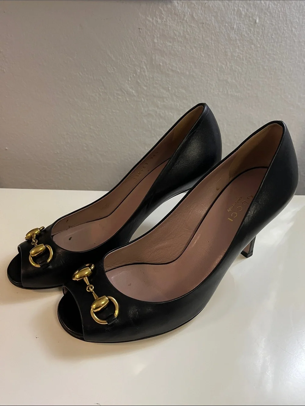 Gucci Black Leather Peep-Toe Pumps with Gold Horsebit